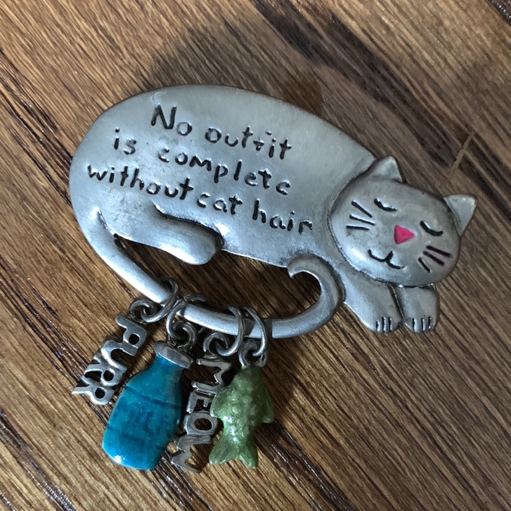 Pins for the cat lover. 9 pins in all by JJ,  TC& ? - Picture 2 of 13